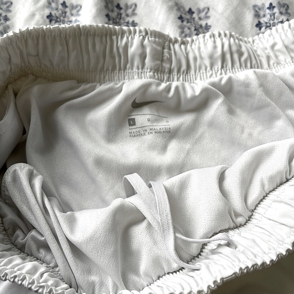 White Nike Shorts - Picture 3 of 3